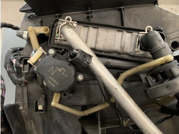 Heating/ Ventilation for Truck AIR CONDITIONER (CLIMA) ACTROS MP2: picture 4