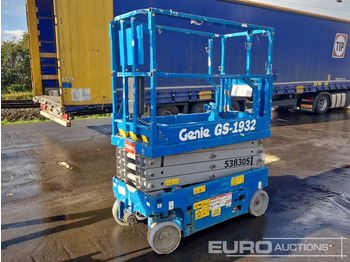Scissor lift GENIE