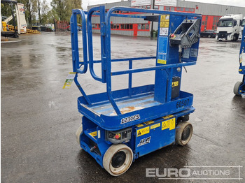 Vertical mast lift JLG