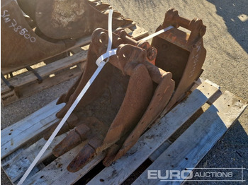 Construction equipment Pallet of Digging Buckets (3 of): picture 2 Construction equipment Pallet of Digging Buckets (3 of): picture 2