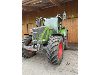 Farm tractor FENDT 722 Vario