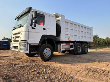 Tipper for transportation of silos SINOTRUK HOWO 371hp 6x4: picture 3