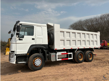 Tipper for transportation of heavy machinery SINOTRUK Howo Dump truck 371: picture 2