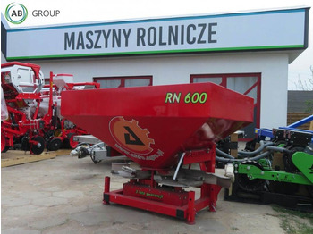 Fertilizer spreader