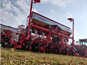 Precision sowing machine