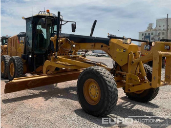Grader CATERPILLAR 12M