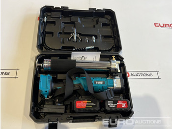 Workshop equipment Boss 21 Volt Lithium Battery Cordless Grease Gun, 2 Batteries, Charger, Case, Shoulder Strap, Extension Pieces and Fittings: picture 3