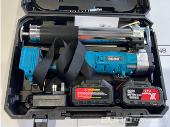 Workshop equipment Boss 21 Volt Lithium Battery Cordless Grease Gun, 2 Batteries, Charger, Case, Shoulder Strap, Extension Pieces and Fittings: picture 5