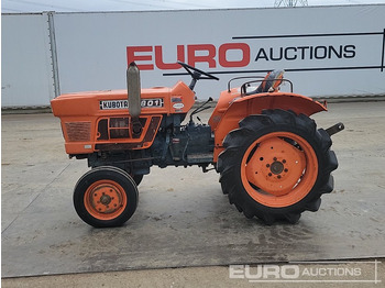 Compact tractor Kubota L1801: picture 2