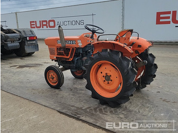 Compact tractor Kubota L1801: picture 3