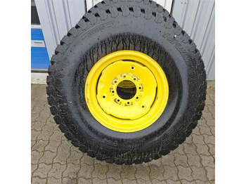 Farm tractor JOHN DEERE