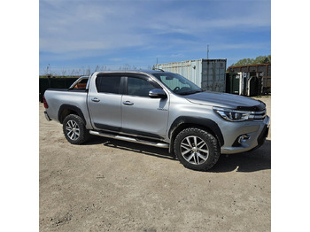 Pickup truck TOYOTA
