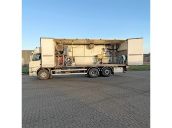 Box truck Volvo FM12: picture 2