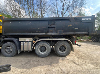 Tipper body