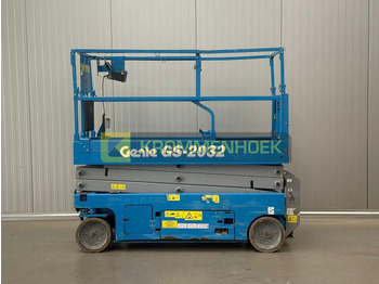 Scissor lift GENIE