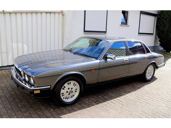 Sedan JAGUAR