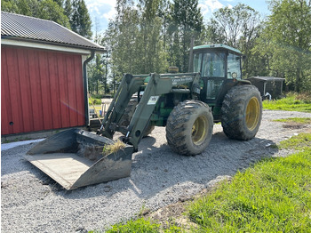 Farm tractor