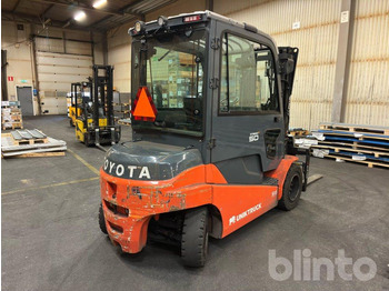 Electric forklift Toyota 8FBMT50: picture 5