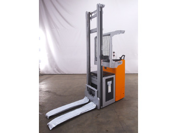 Stacker STILL