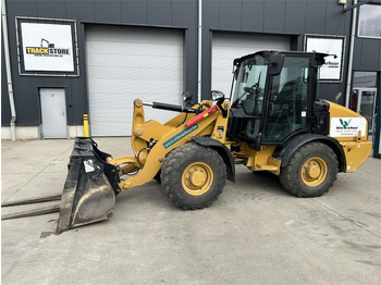 Compact loader CATERPILLAR
