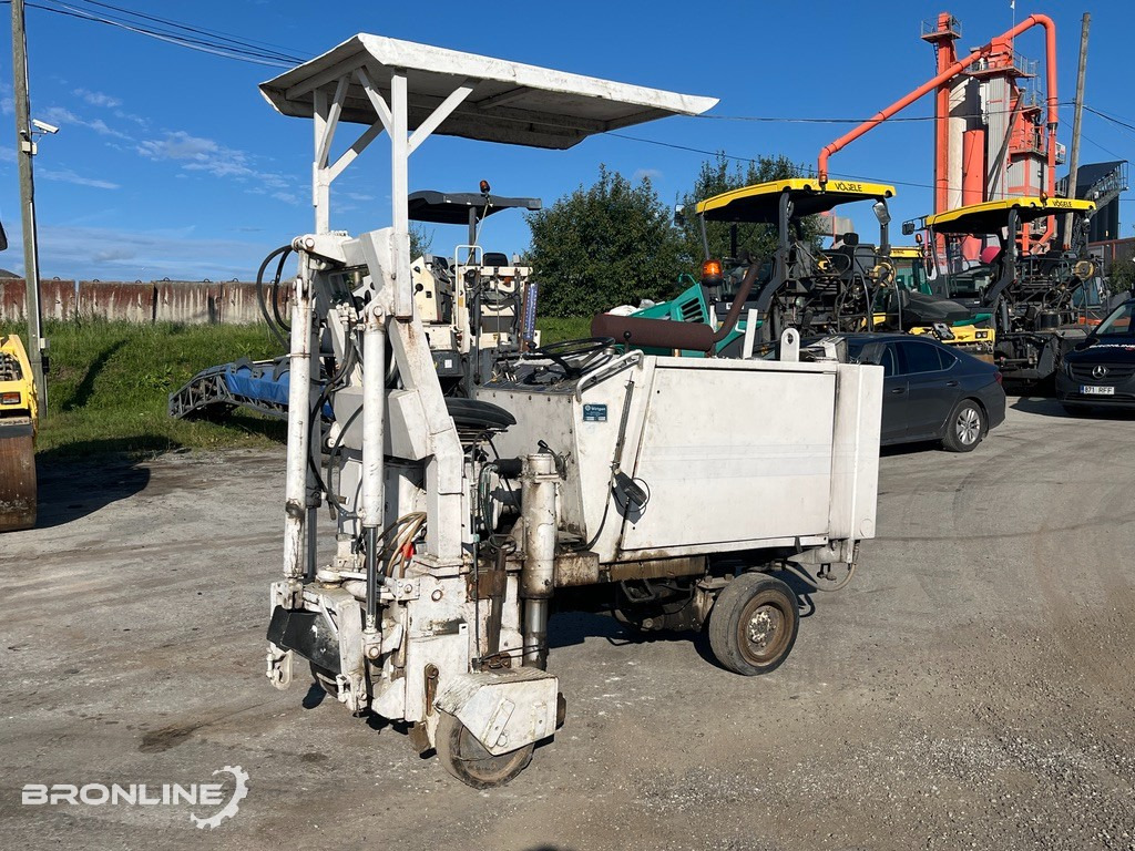 1991 Wirtgen SF500C/4 Asfaldifrees 0,5m - Asphalt distributor: picture 2 1991 Wirtgen SF500C/4 Asfaldifrees 0,5m - Asphalt distributor: picture 2