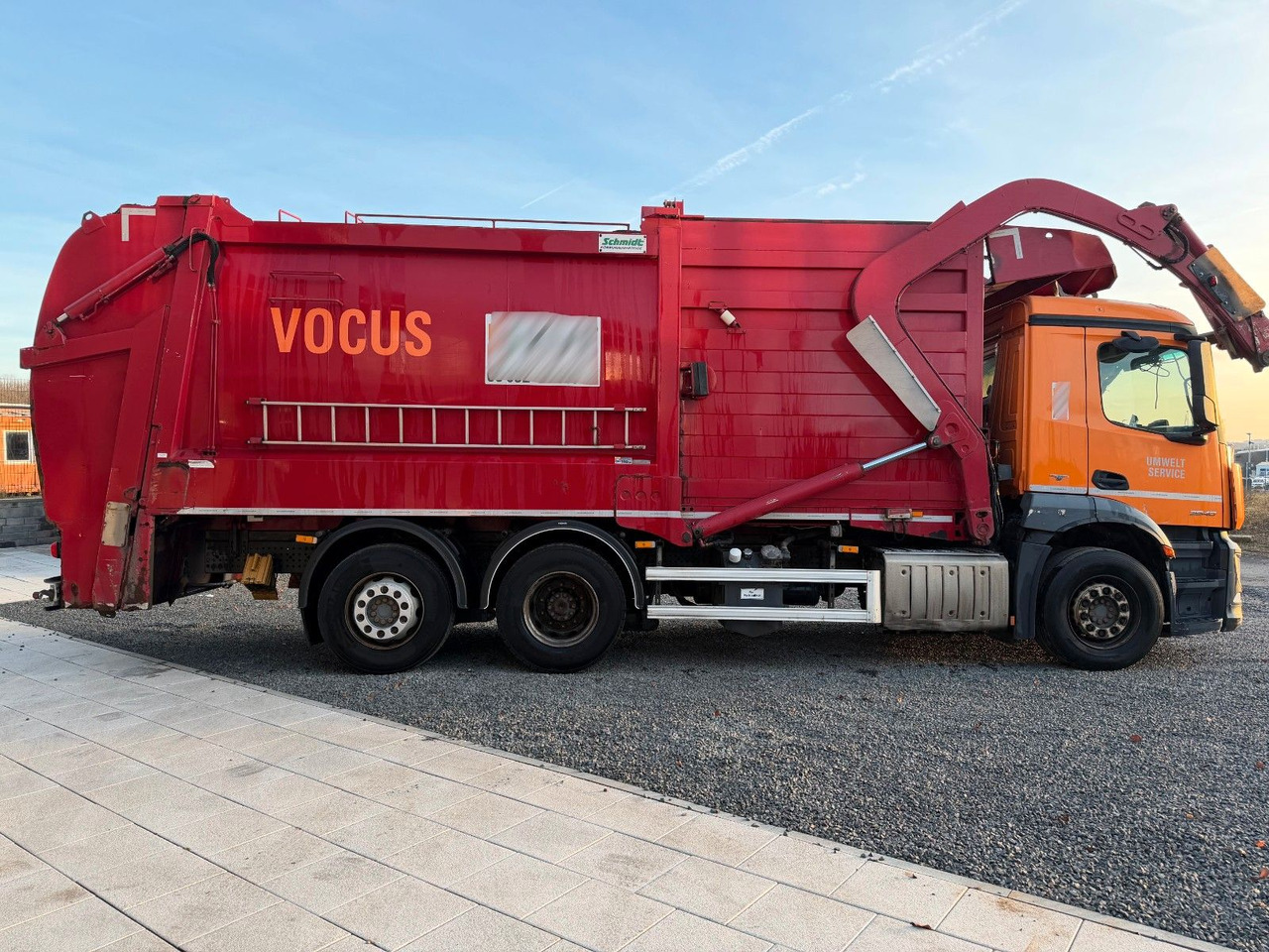 Mercedes-Benz Antos 2840 2740 2540Müllwagen Frontlader Euro 6c - Garbage truck: picture 5 Mercedes-Benz Antos 2840 2740 2540Müllwagen Frontlader Euro 6c - Garbage truck: picture 5