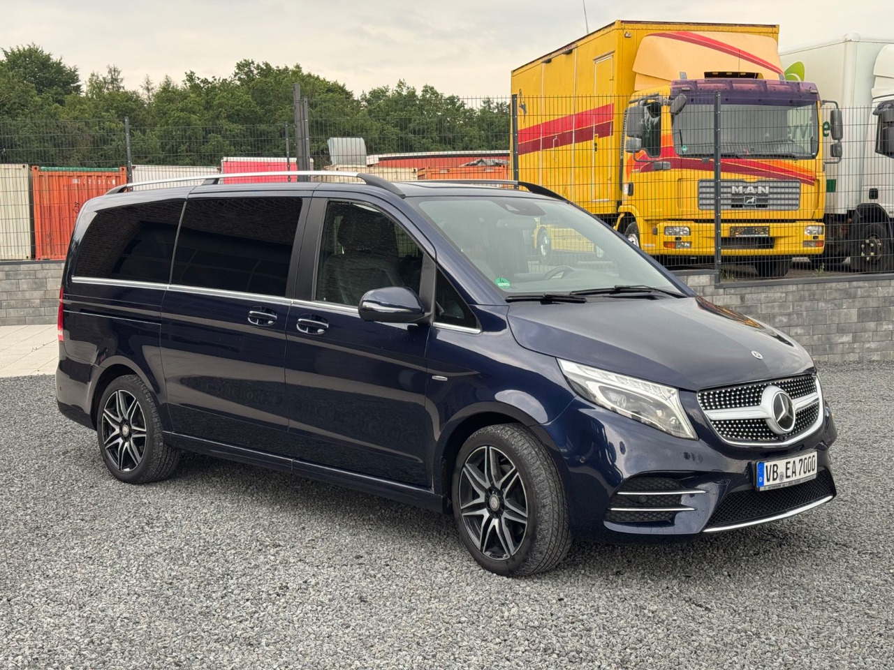 Mercedes-Benz V 250 AMG Avantg.Edition 4M Lang Distronic Stand - Passenger van: picture 5 Mercedes-Benz V 250 AMG Avantg.Edition 4M Lang Distronic Stand - Passenger van: picture 5