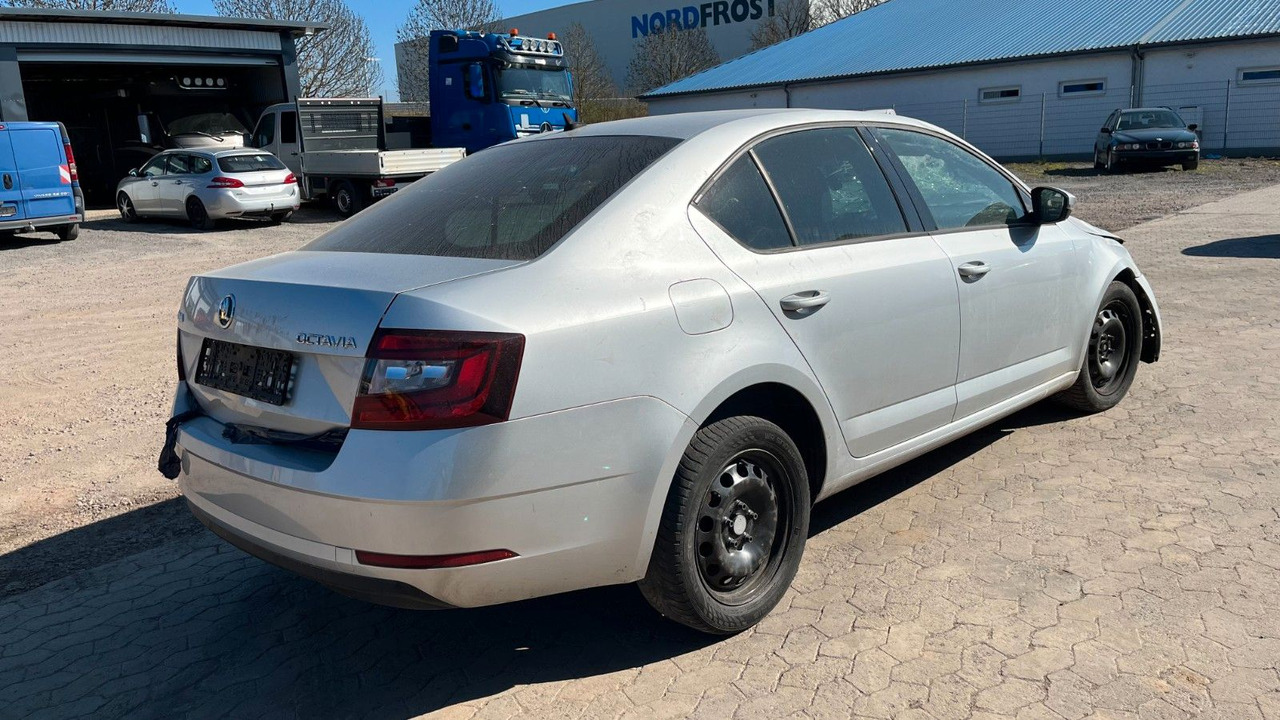 Skoda Octavia Lim. Ambition Unfall - Sedan: picture 4 Skoda Octavia Lim. Ambition Unfall - Sedan: picture 4