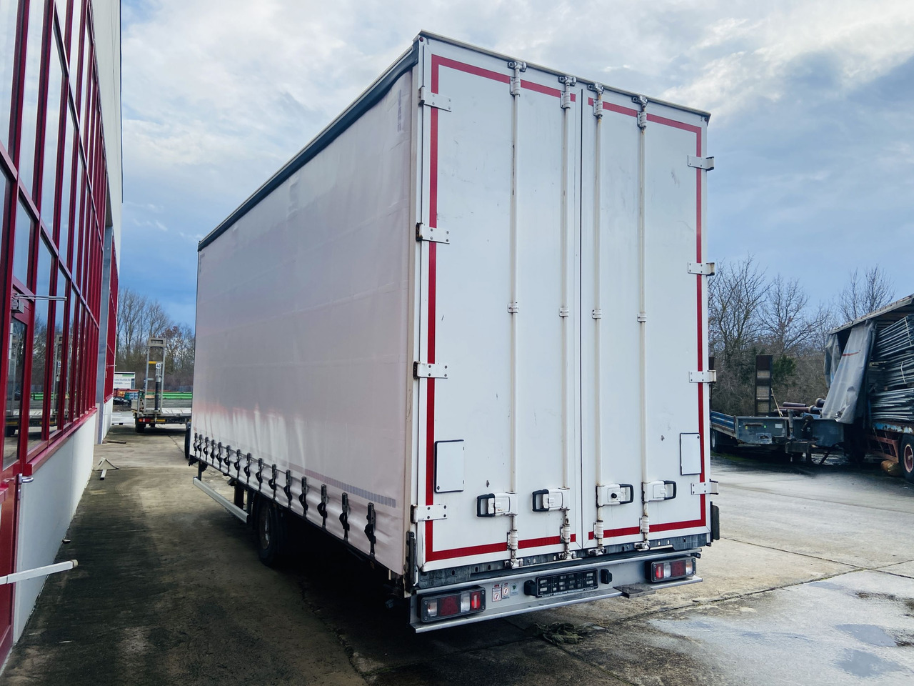 Ackermann Z-KA-F10.5/7,6 1 Achs Planenanhänger 10,5 t GG - Closed box trailer: picture 4 Ackermann Z-KA-F10.5/7,6 1 Achs Planenanhänger 10,5 t GG - Closed box trailer: picture 4