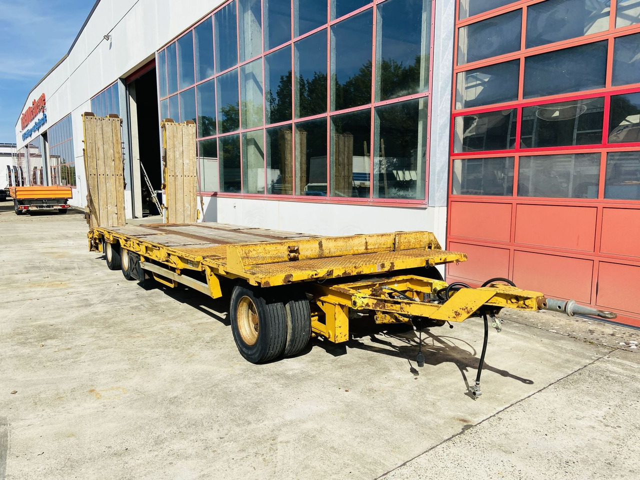 Goldhofer 3 Achs Tiefladeranhänger - Low loader trailer: picture 3 Goldhofer 3 Achs Tiefladeranhänger - Low loader trailer: picture 3