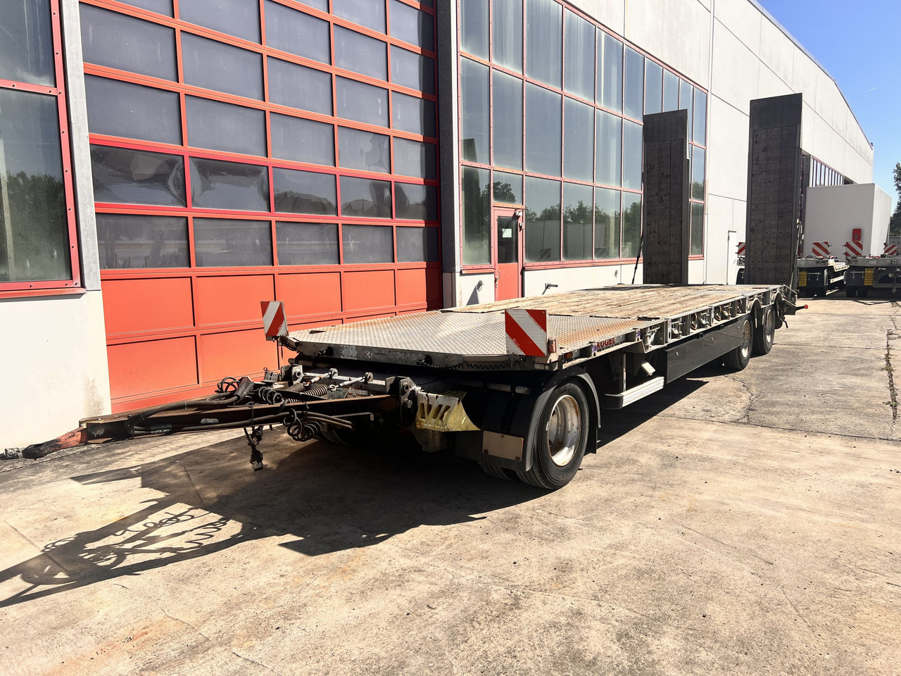 Kögel AT 30 3 Achs Tieflader 8,5 m - Low loader trailer: picture 5 Kögel AT 30 3 Achs Tieflader 8,5 m - Low loader trailer: picture 5