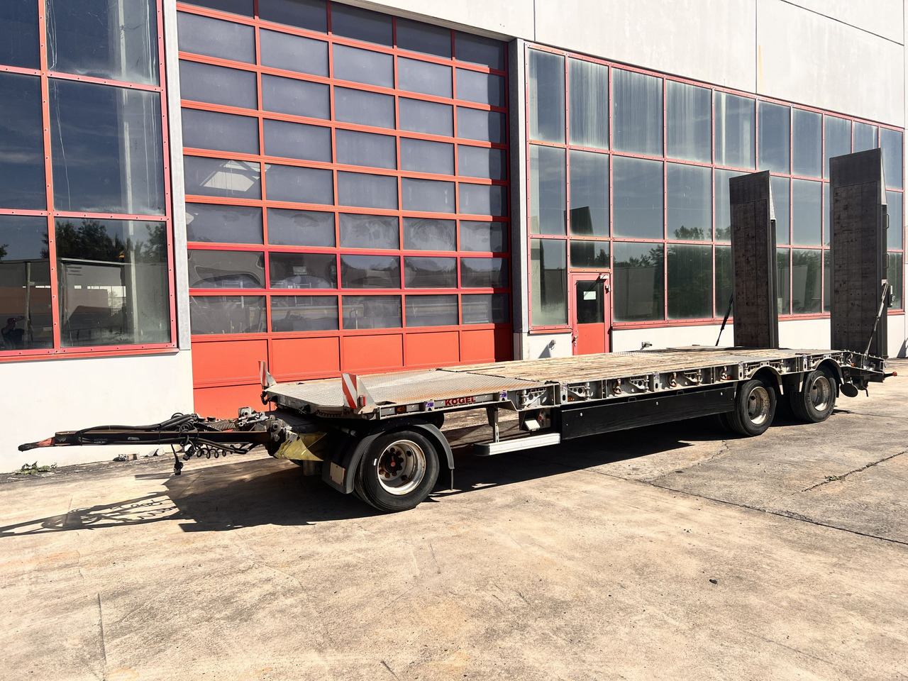 Kögel AT 30 3 Achs Tieflader 8,5 m - Low loader trailer: picture 3 Kögel AT 30 3 Achs Tieflader 8,5 m - Low loader trailer: picture 3