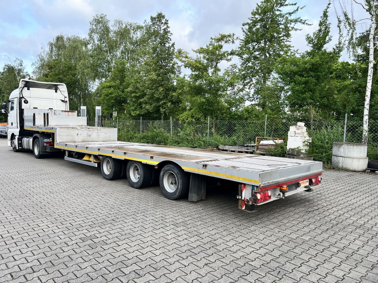 Möslein 3 Achs Satteltieflader - Low loader semi-trailer: picture 4 Möslein 3 Achs Satteltieflader - Low loader semi-trailer: picture 4