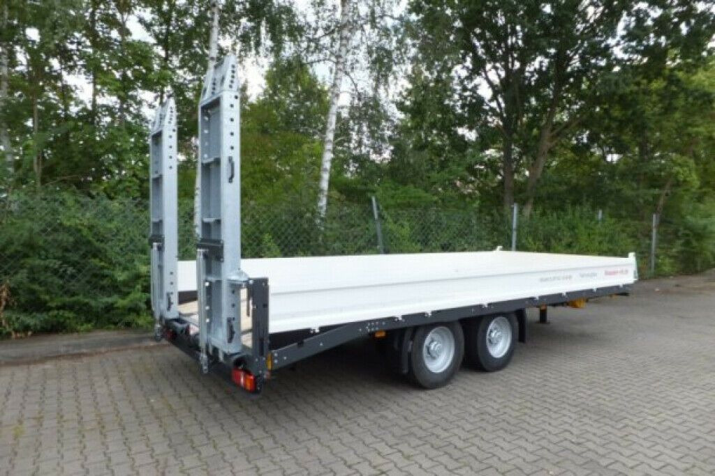 Low loader trailer Möslein  Neuer Tandemtieflader: picture 8