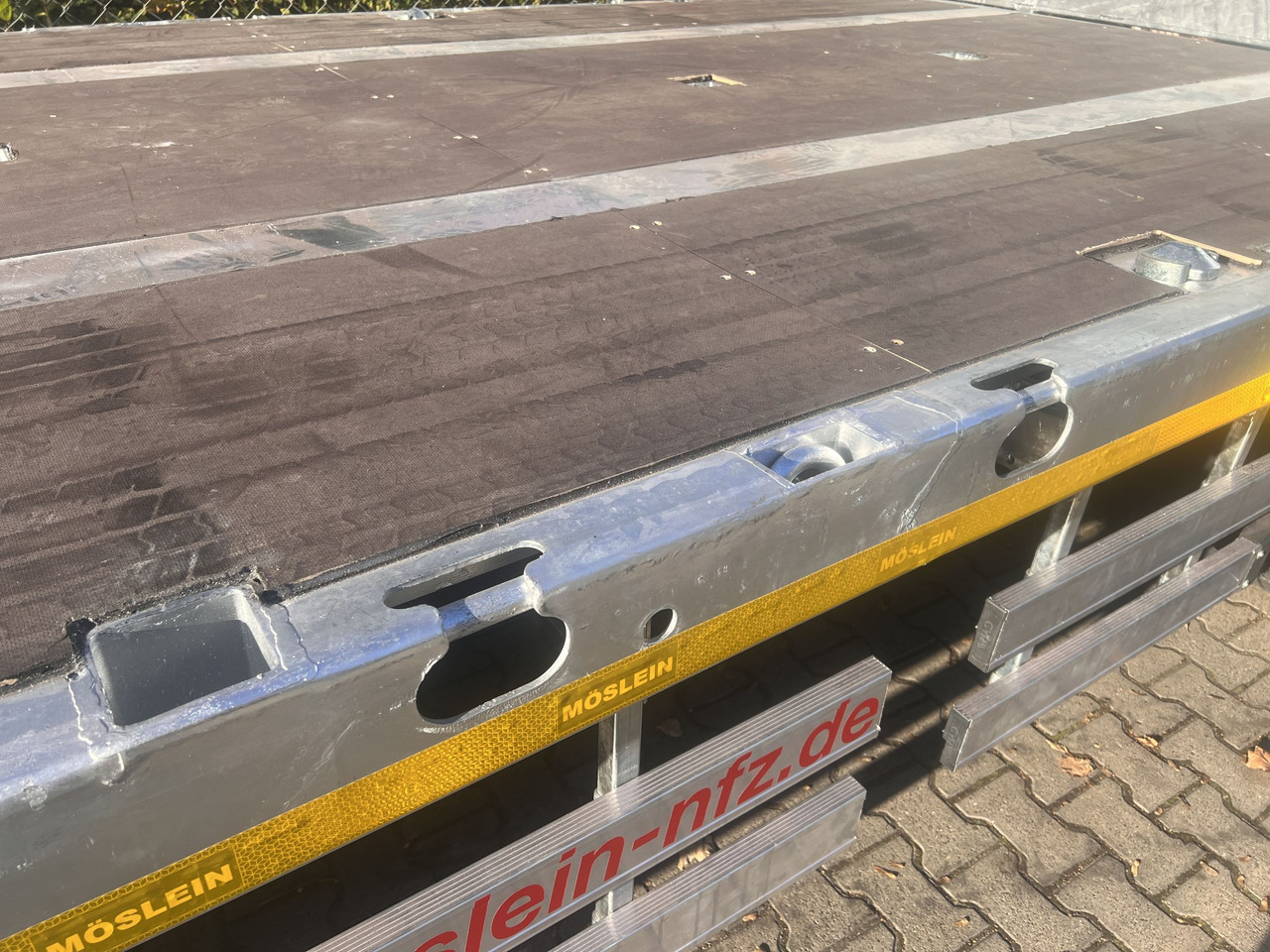 Möslein T 3 Plato 9 m  3 Achs Jumbo- Plato- Anhänger 9 m, Mega - Dropside/ Flatbed trailer: picture 3 Möslein T 3 Plato 9 m  3 Achs Jumbo- Plato- Anhänger 9 m, Mega - Dropside/ Flatbed trailer: picture 3
