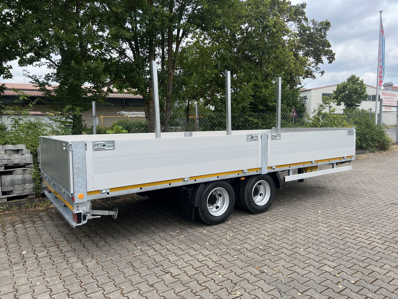 Möslein THT 14,4 G 7,20 L  14,4 t Tandem- Pritschenanhänger- Tieflader - Dropside/ Flatbed trailer: picture 4 Möslein THT 14,4 G 7,20 L  14,4 t Tandem- Pritschenanhänger- Tieflader - Dropside/ Flatbed trailer: picture 4