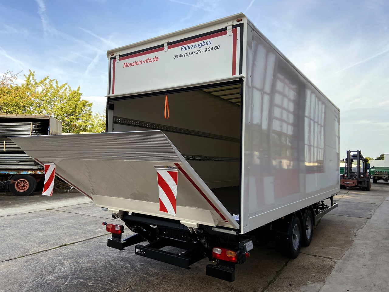 New Closed box trailer Möslein TKO105 D-L 6 m 10 t GG Tandem Koffer, Ladebordwand+ Durchladbar, 6,20 m: picture 8 New Closed box trailer Möslein TKO105 D-L 6 m 10 t GG Tandem Koffer, Ladebordwand+ Durchladbar, 6,20 m: picture 8