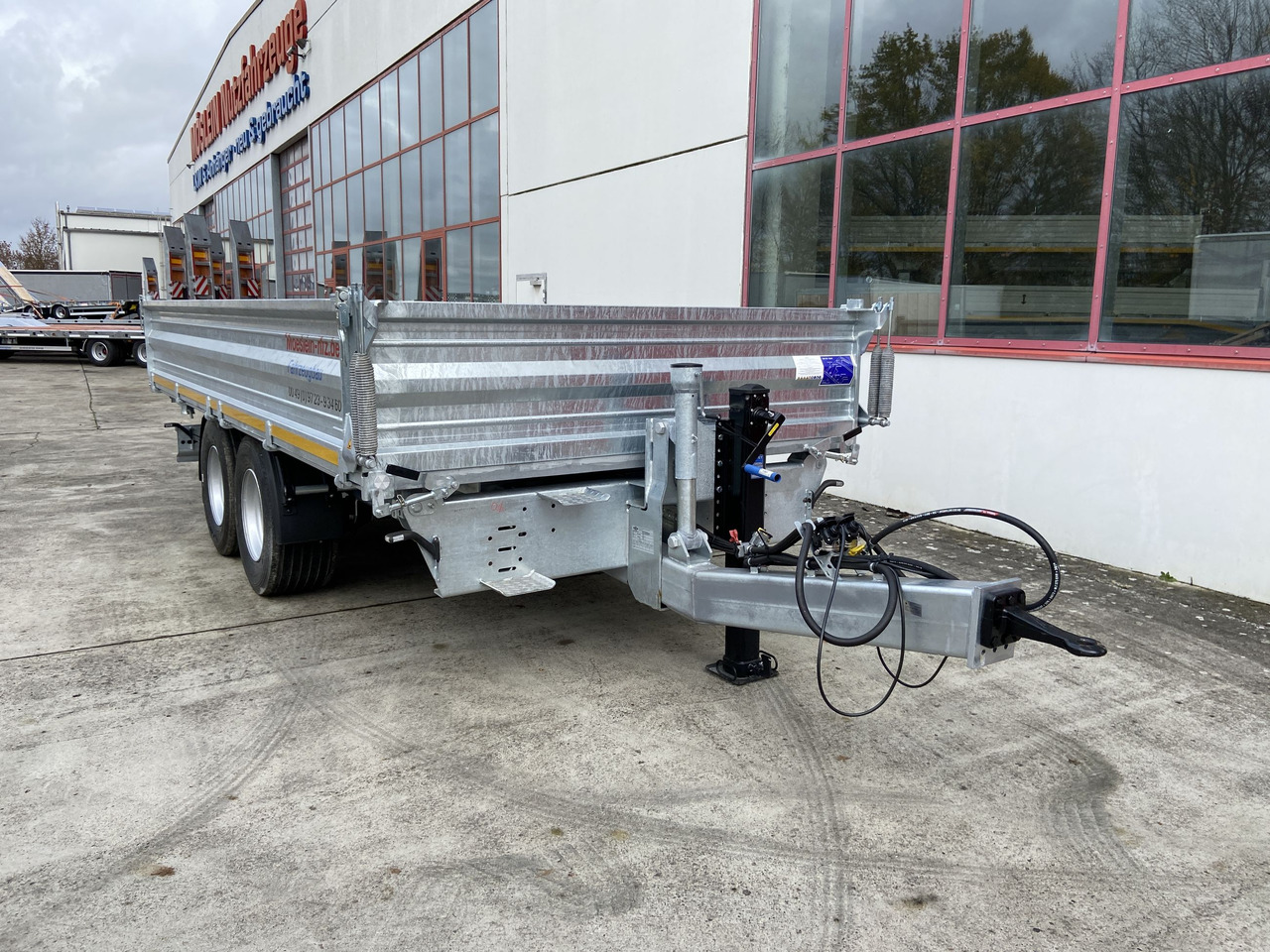 Möslein TTD 14 5,70 m 14 t Tandem- Kipper Tieflader 5,70 m lang, Breite Reifen-- Neufahrzeug -- - Tipper trailer: picture 5 Möslein TTD 14 5,70 m 14 t Tandem- Kipper Tieflader 5,70 m lang, Breite Reifen-- Neufahrzeug -- - Tipper trailer: picture 5