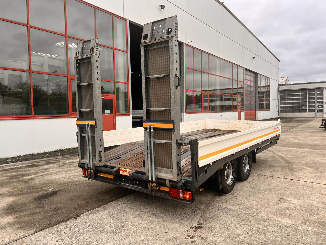 Möslein TTS 11 Schwebheim Tandemtieflader - Low loader trailer: picture 3 Möslein TTS 11 Schwebheim Tandemtieflader - Low loader trailer: picture 3