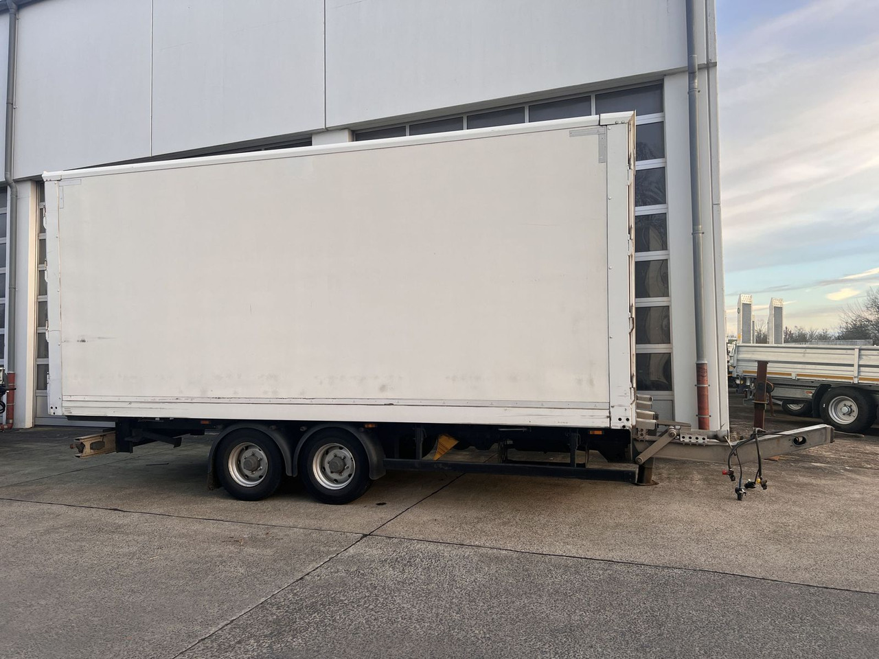 Möslein Tandemkoffer Durchladbar - Closed box trailer: picture 1 Möslein Tandemkoffer Durchladbar - Closed box trailer: picture 1
