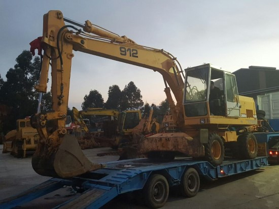 LIEBHERR A 912 - Wheel excavator: picture 1 LIEBHERR A 912 - Wheel excavator: picture 1
