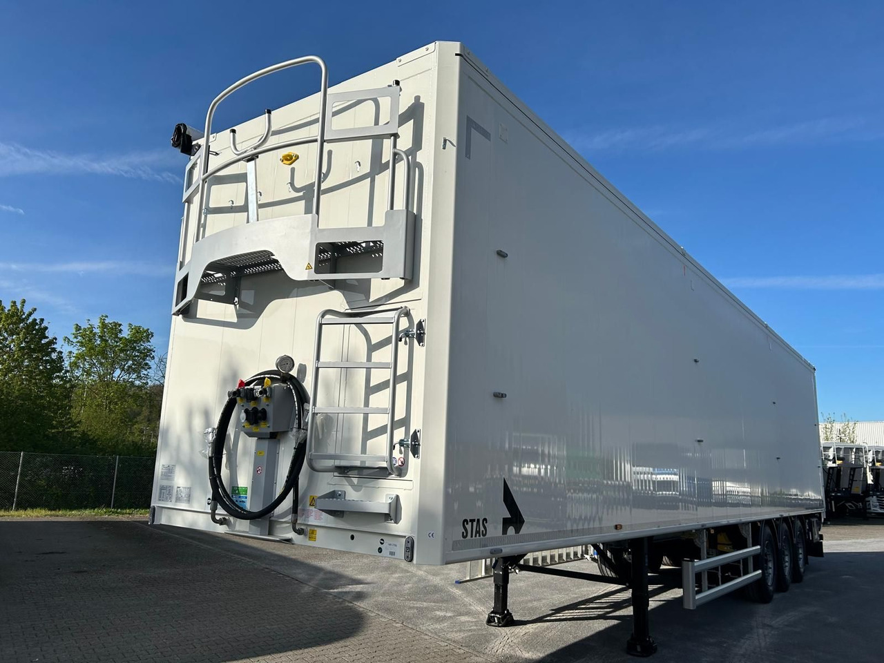 Stas bioSTAR 91,3 cbm - Walking floor semi-trailer: picture 4 Stas bioSTAR 91,3 cbm - Walking floor semi-trailer: picture 4