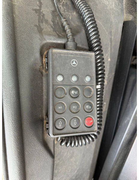 Refrigerator truck Mercedes-Benz Axor 1824 2008 euro 5 chereau + carrier 950 MT: picture 17 Refrigerator truck Mercedes-Benz Axor 1824 2008 euro 5 chereau + carrier 950 MT: picture 17