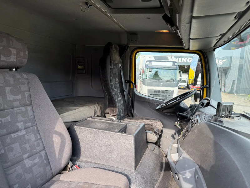 Refrigerator truck Mercedes-Benz Axor 1824 2008 euro 5 chereau + carrier 950 MT: picture 9 Refrigerator truck Mercedes-Benz Axor 1824 2008 euro 5 chereau + carrier 950 MT: picture 9