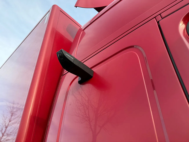 Box truck Volvo FM 330 2017: picture 14