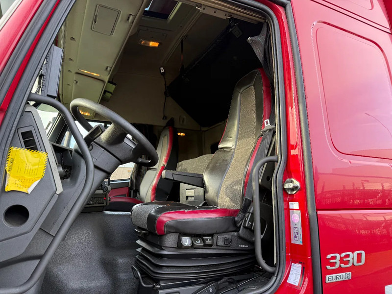 Box truck Volvo FM 330 2017: picture 10