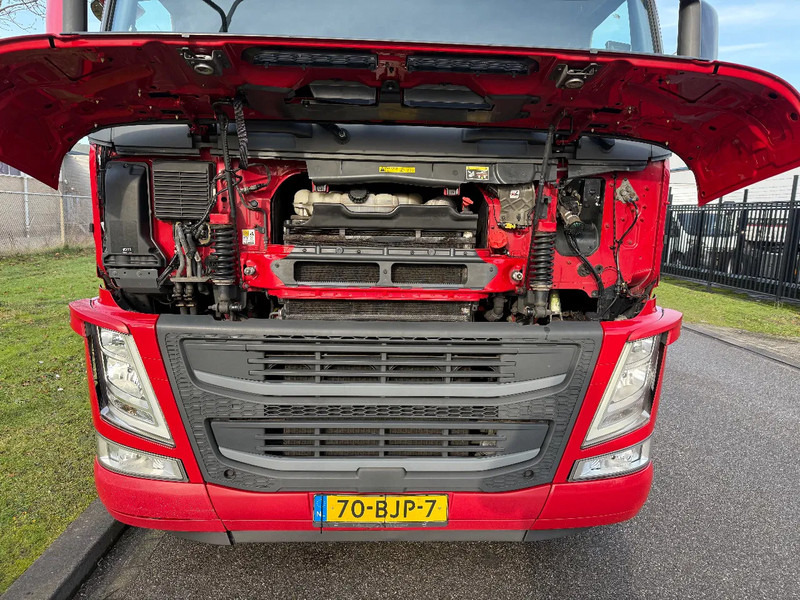 Box truck Volvo FM 330 2017: picture 11