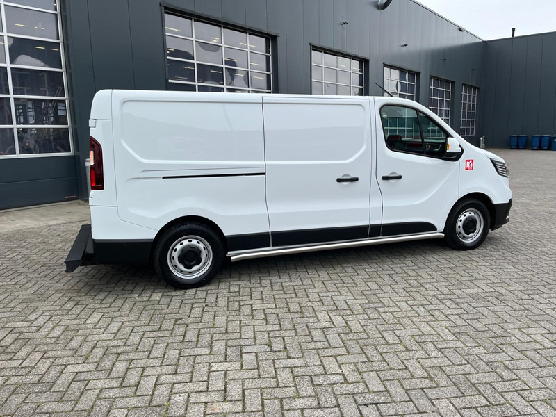 Small van, Electric van Renault Trafic E-Tech Red L2 H1, Nieuwstaat/New condition, Lees omschrijving/Read description: picture 13