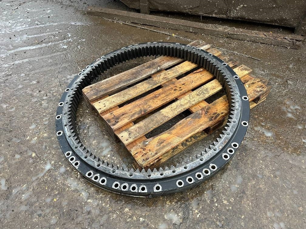 CAT 323 slew ring - Axle and parts for Construction machinery: picture 2 CAT 323 slew ring - Axle and parts for Construction machinery: picture 2