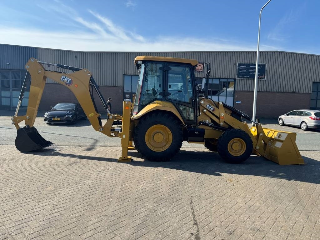 CAT 424 4X4 ( UNUSED NEW ) - Backhoe loader: picture 5 CAT 424 4X4 ( UNUSED NEW ) - Backhoe loader: picture 5
